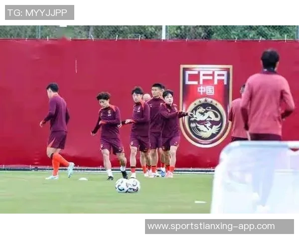 国足海外拉练或将采用双后腰战术球员位置与俱乐部基本一致